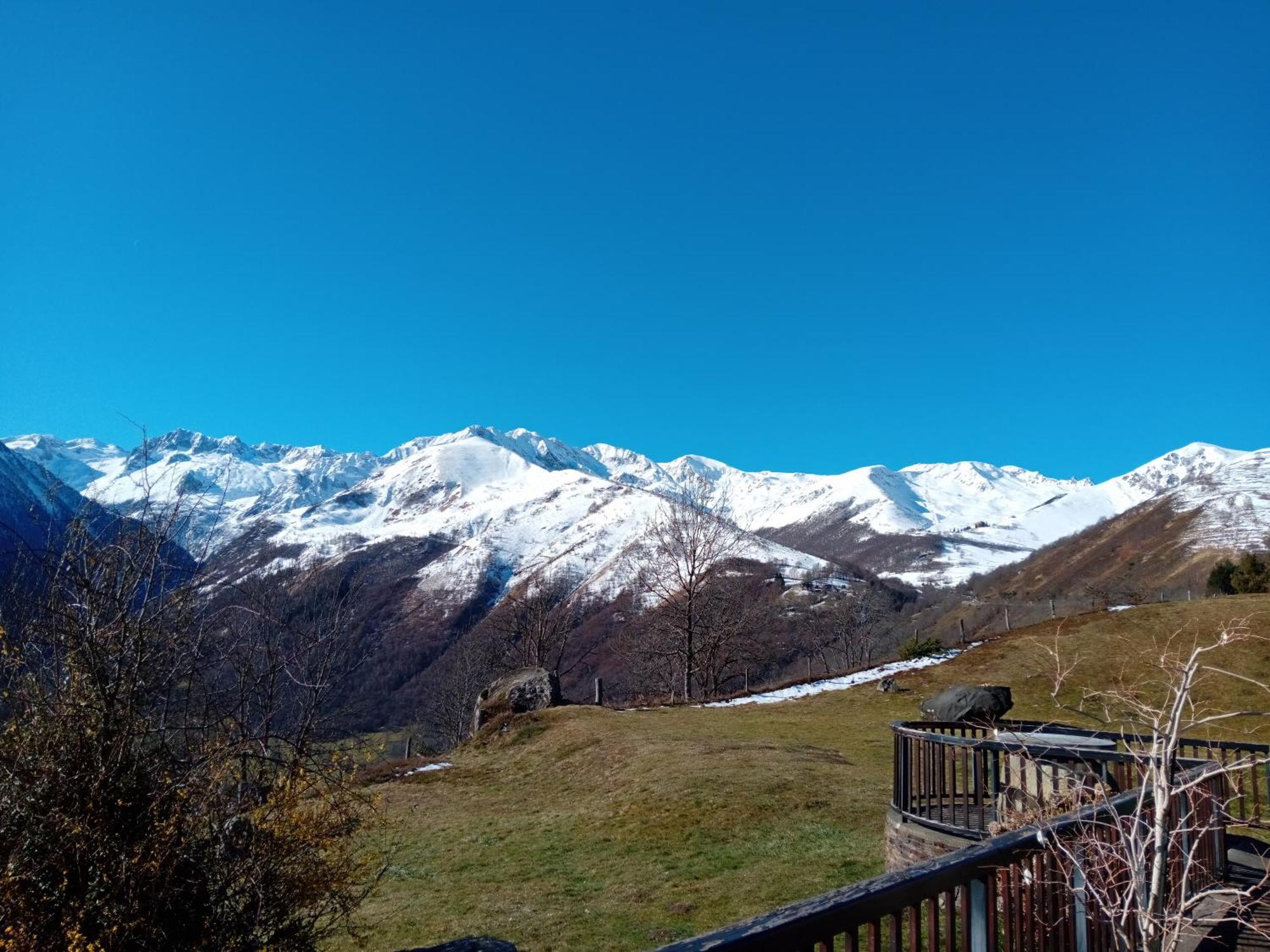 La Moraine Hotell Garin Eksteriør bilde